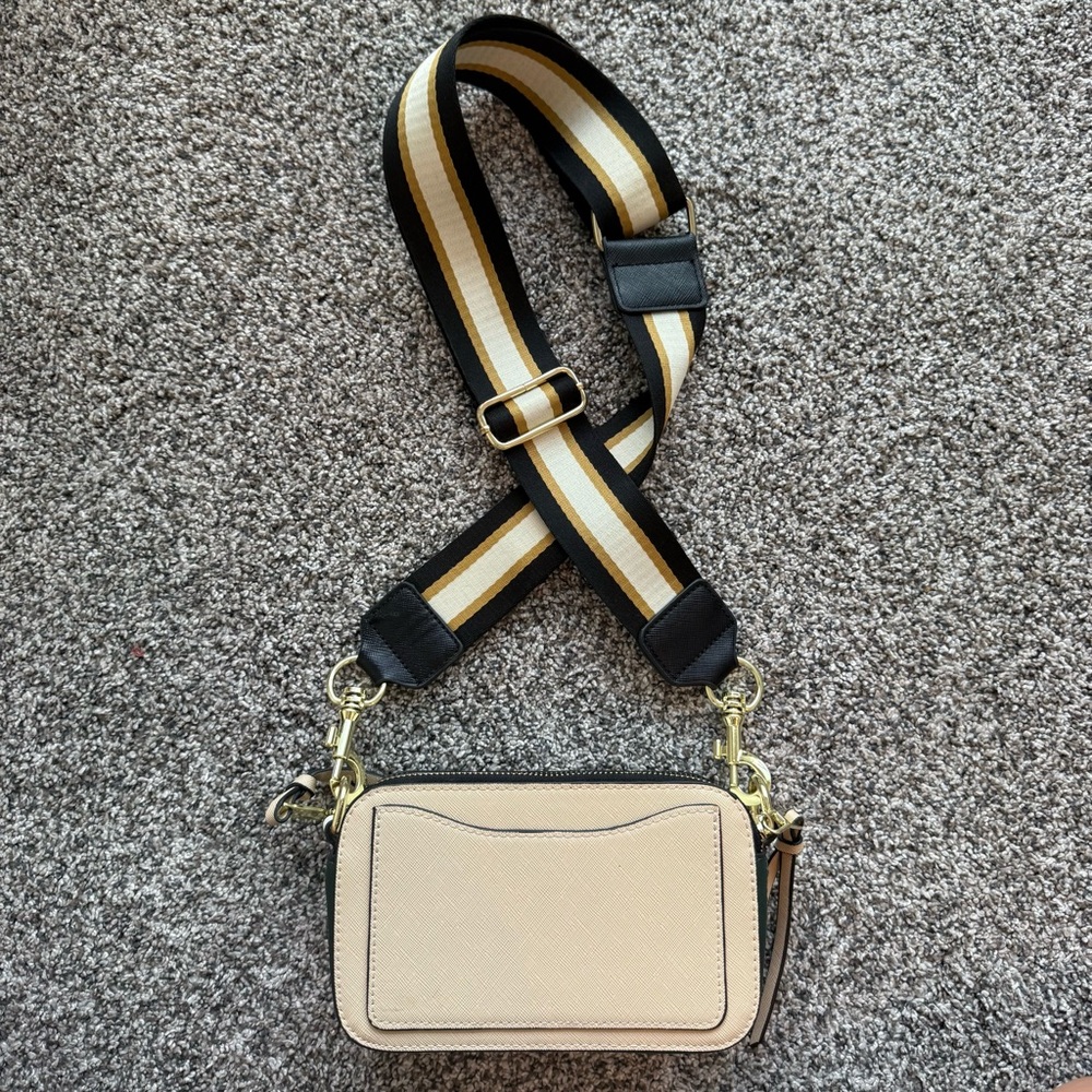 Cream Crossbody Bag with Gold Accents - Picture 2 of 6